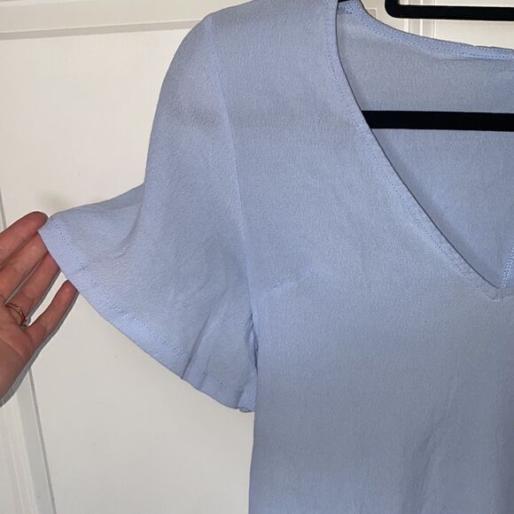 TOBI Split Back Blouse 💙 - Picture 5 of 6